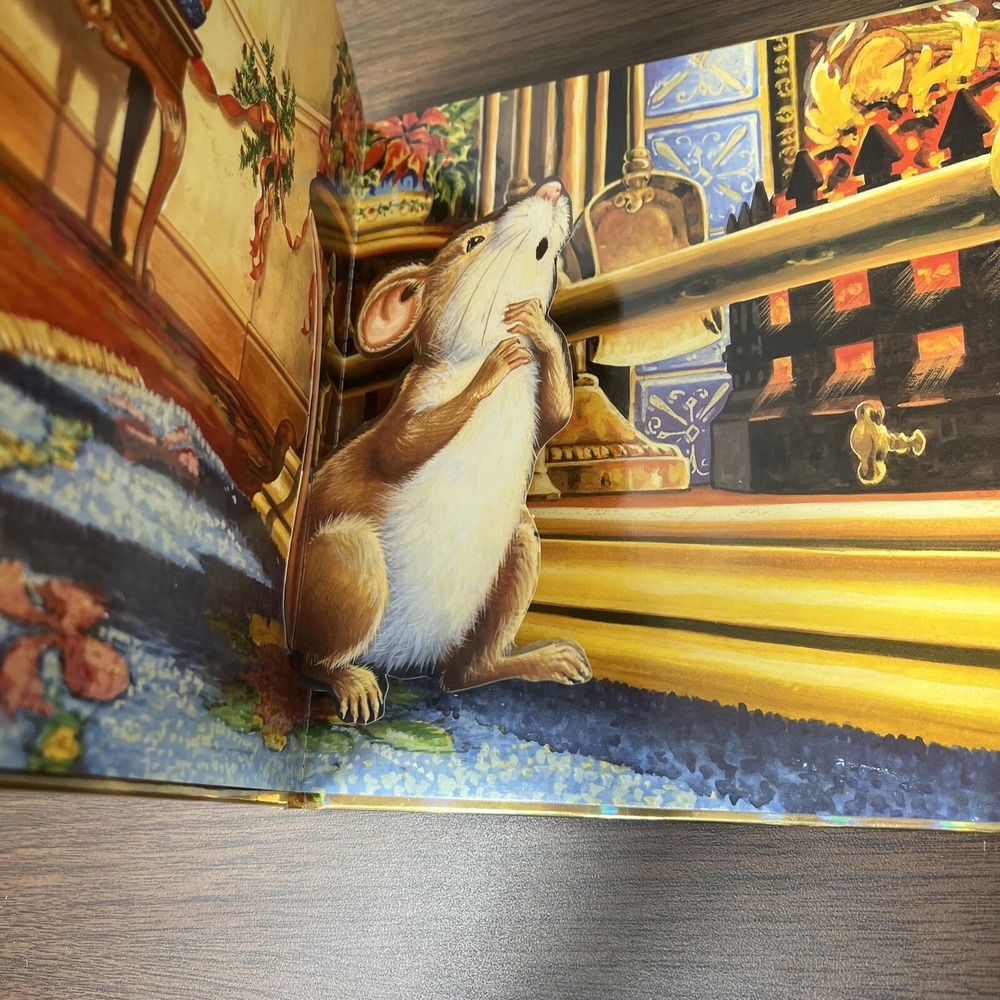 Pop Up The Christmas Surprise: A Classic Mouse Family Tale (Kidsbooks, 2006) - Picture 6 of 14